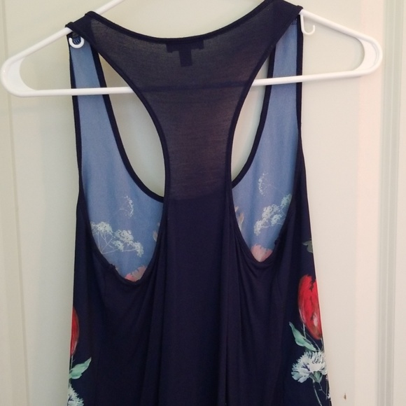 Express Racerback Tank Size XS - Picture 4 of 4